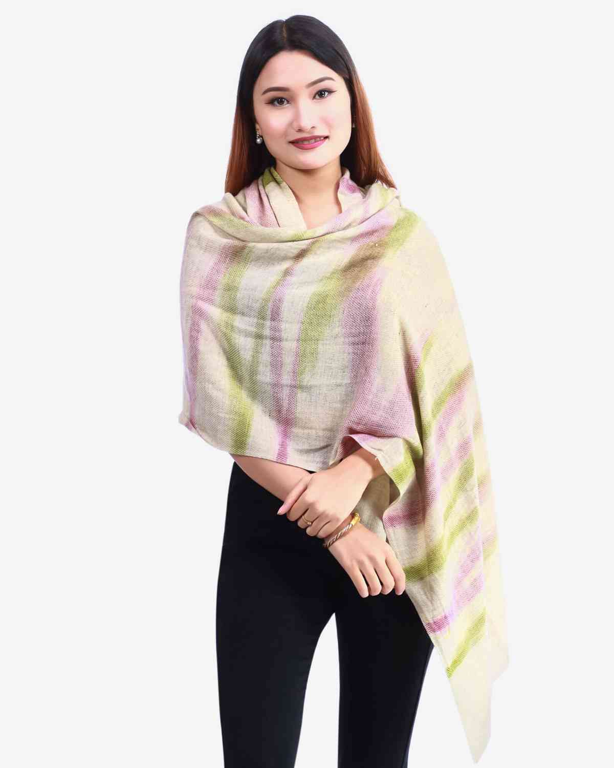 4 Ply Checkered Design Cashmere Stole. Made in Nepal